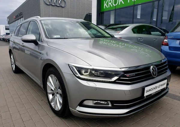 Volkswagen Passat cena 76800 przebieg: 199793, rok produkcji 2015 z Rumia małe 631